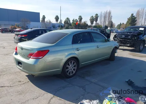 2006 Toyota Avalon Limited z USA, uszkodzony, nr VIN 4T1BK36B46U102606